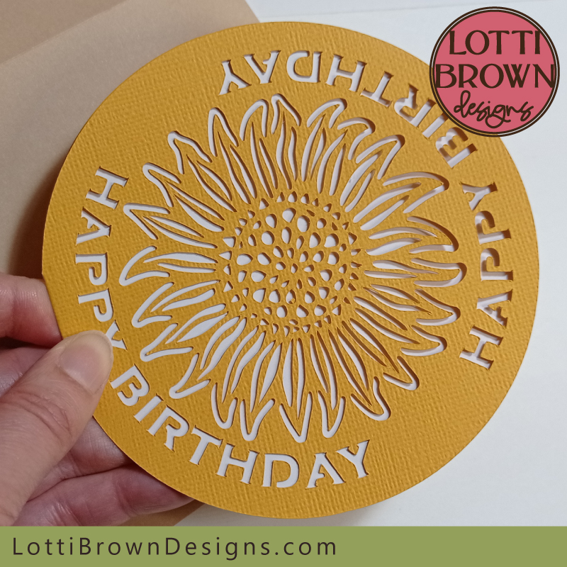 Circle sunflower card template to make with Cricut